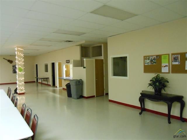204 S Tyler St, Big Sandy, TX 75755